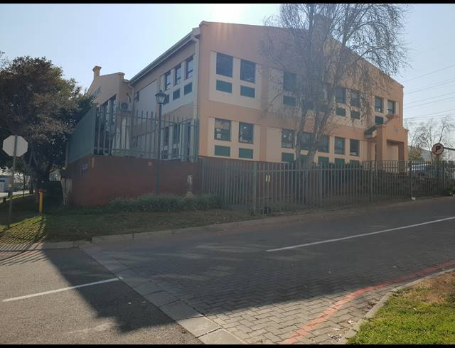 893M² WAREHOUSE SOLD IN LINBRO PARK